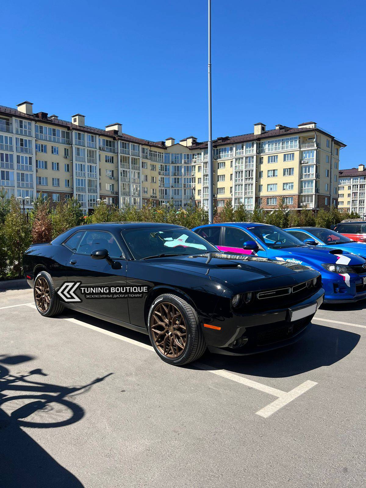 Dodge Challenger 3.6 AT AWD GT на 20" кованых дисках нашего производства  фото 1